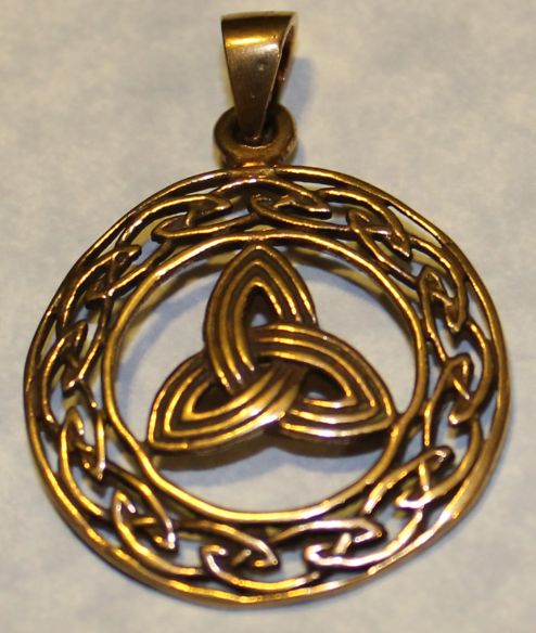 Triquetra Knot Work Pendant (Bronze)
