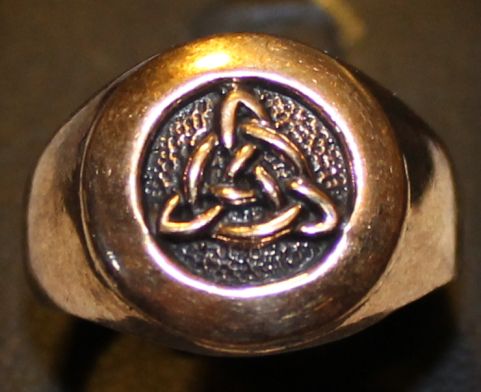 Triquetra Solid (Bronze)