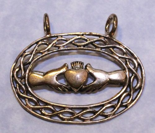 Claddagh Pendant (Bronze)