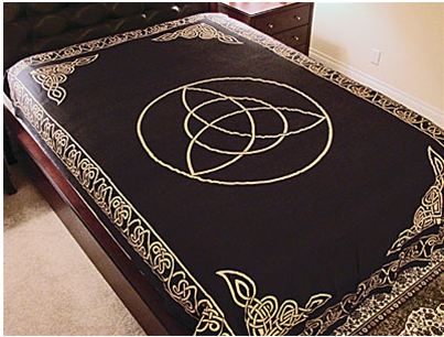 Triquetra Gold Tapestry 72x108 in