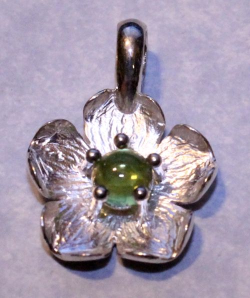 Peridot Flower Pendant 2014 (Sterling)